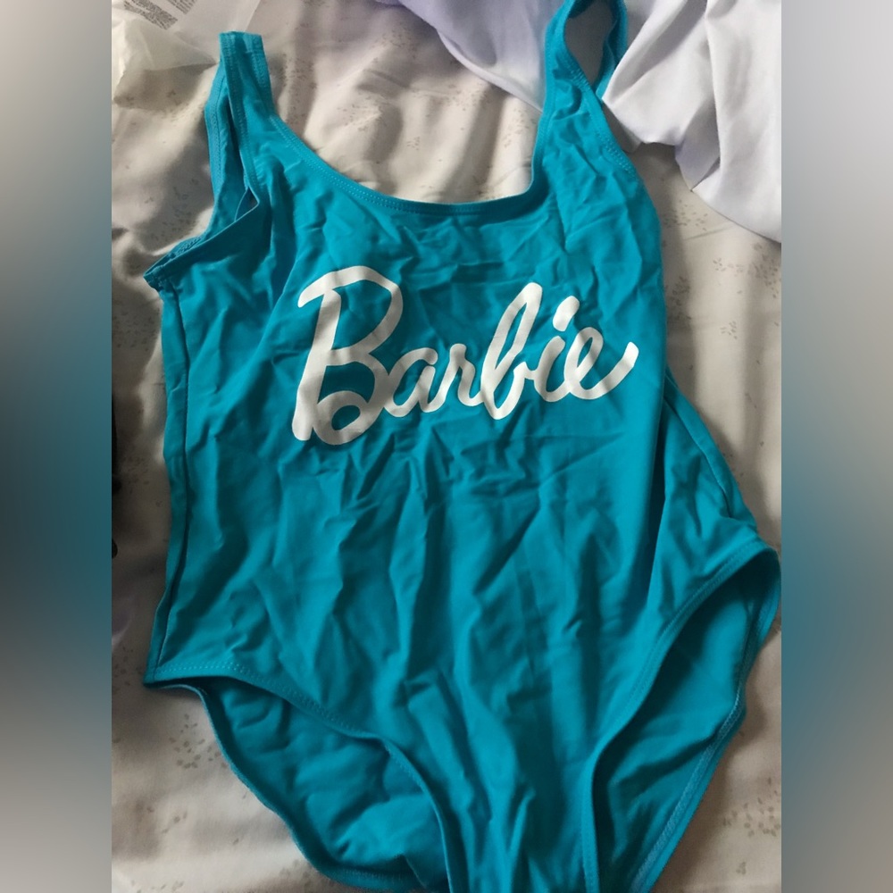 I bought the wrong size it’s a medium I needed a large brand new never been worn